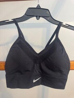 Nike Black Seamless V‑Neck Light Support Sports Bra